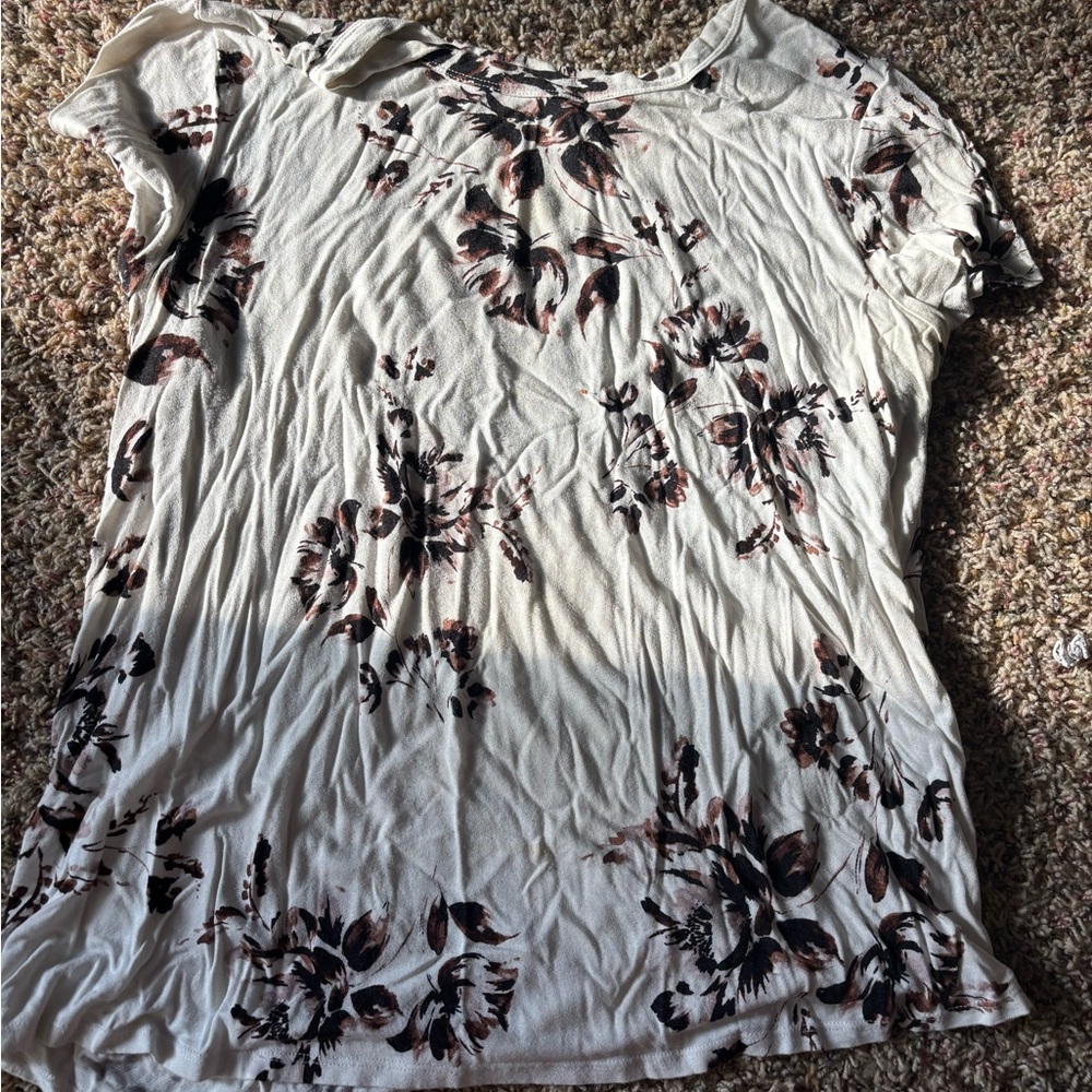 Maurices Cream Short Sleeve T-Shirt with Elegant Floral Design